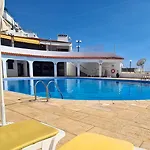 Albufeira, Blue Wave Retreat 64 Apartamento *