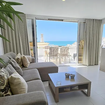 Albufeira, Blue Wave Retreat 64 *